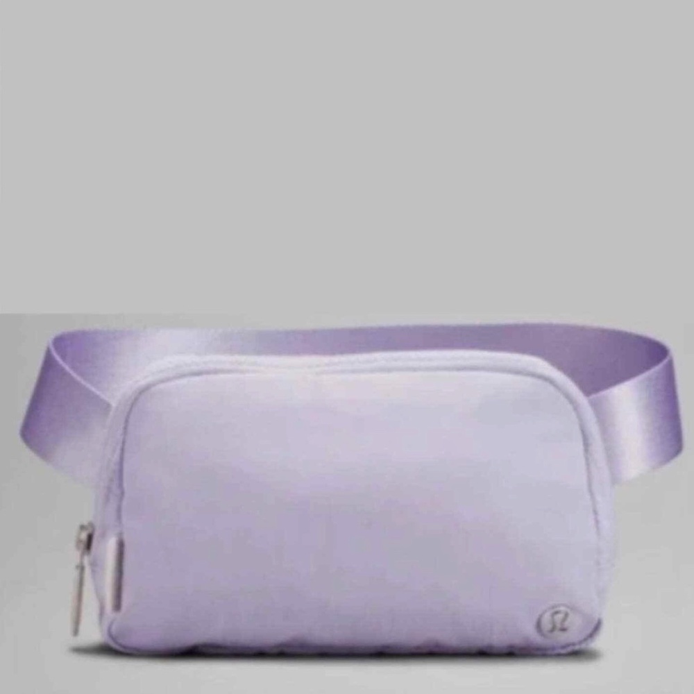 LULULEMON Everywhere Belt Bag Lavender Fog 1L